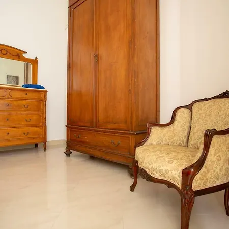 Piazza Pretoria Apartman *
